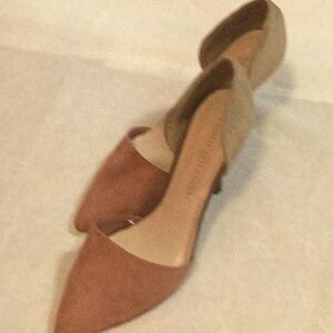 Chinese Laundry Stella 3 inch pump. Faux suede